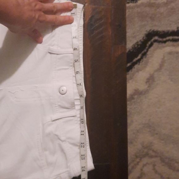 White Fila capris - Picture 8 of 13